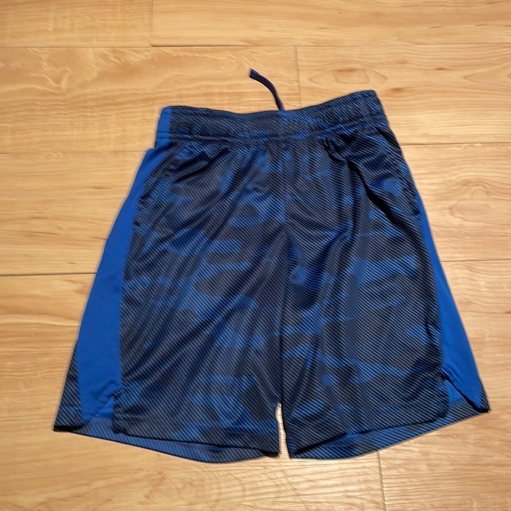 Boys M (8-10) blue all in motion athletic shorts